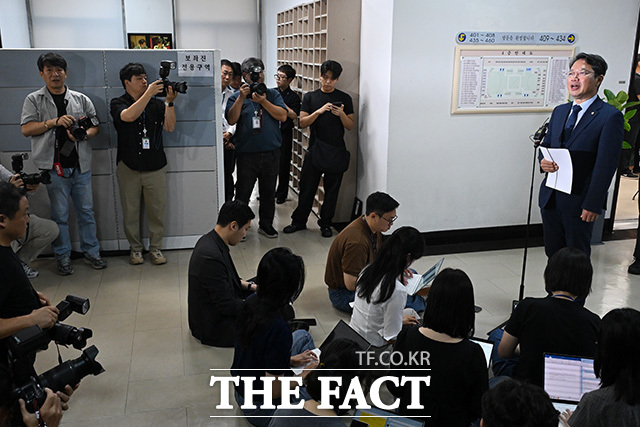 입장 밝히는 김승원 법무부 장관 후보자.