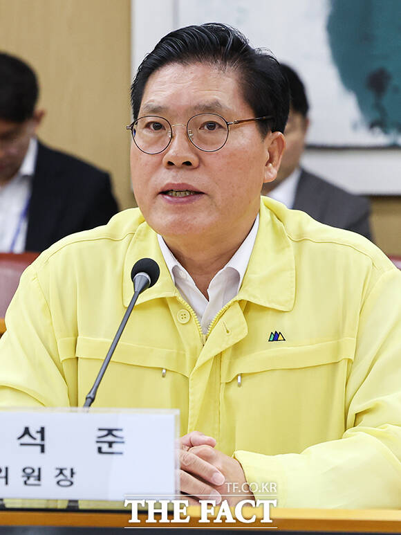 송석준 국회 외교통일위원장이 31일 오전 서울 종로구 외교부에서 열린 네팔 대홍수 관련 우리 국민 피해 및 대응 현황 보고에 참석해 모두발언을 하고 있다. /임영무 기자
