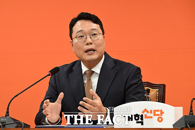 천하람 개혁신당 당대표 권한대행 겸 원내대표가 31일 오전 서울 여의도 국회에서 열린 기자간담회에서 발언을 하고 있다. /국회=서예원 기자