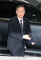  정부서울청사 출근하는 이형일 재정경제부 장관 지명자 [포토]