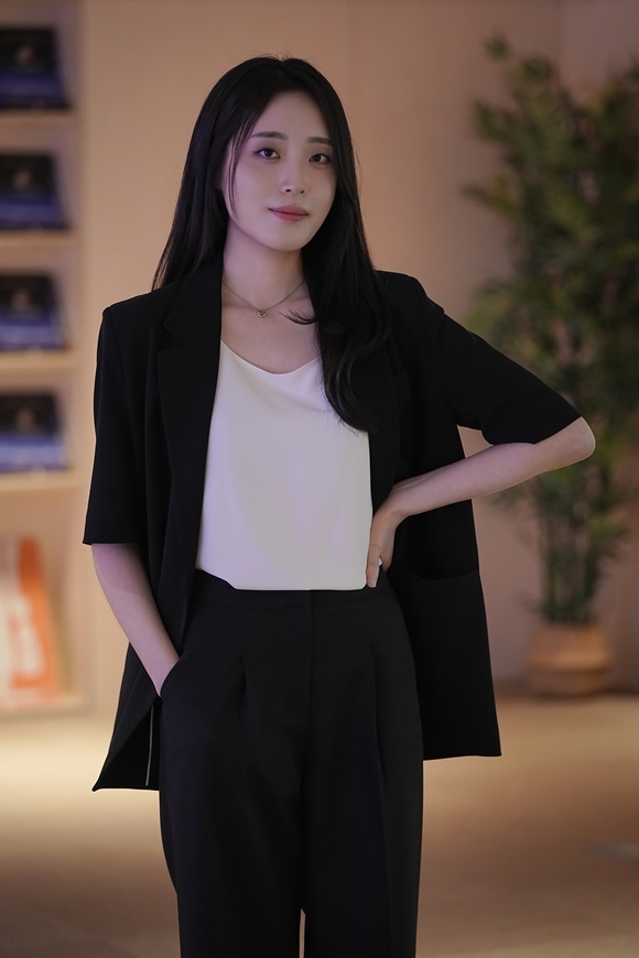 전채영 PD가 웨이브 오리지널 서바이벌 예능프로그램 '피의 게임X'를 연출하며 겪은 다양한 비하인드를 털어놨다. /웨이브