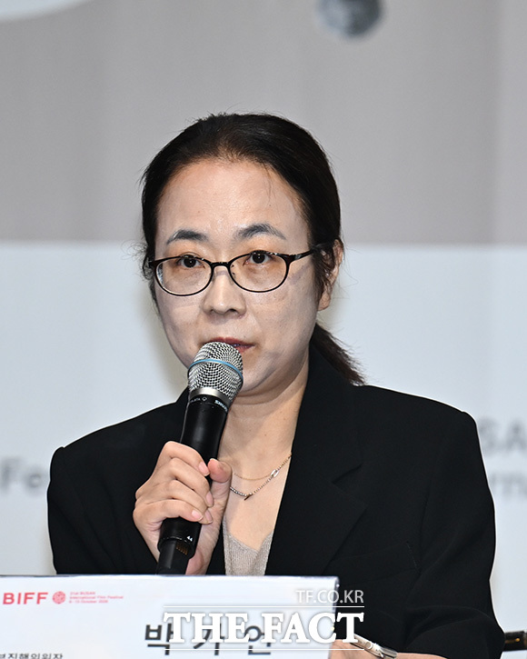 영화제 프로그램을 설명하는 박가언 부산국제영화제 부집행위원장.