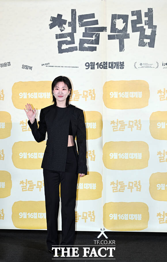 배우 하윤경이 1일 서울 용산구 CGV 용산 아이파크몰에서 열린 영화 '철들 무렵' 언론시사회 및 기자간담회에 참석하고 있다. /이새롬 기자