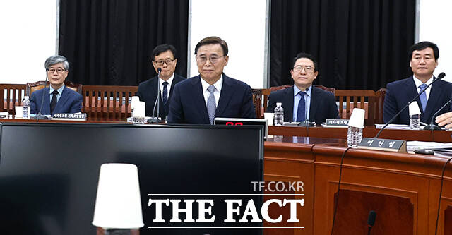 이양수 국회 정보위원회 위원장이 1일 오전 서울 여의도 국회에서 열린 정보위원회 전체회의에 참석해 안건을 상정하고 있다. /국회사진기자단