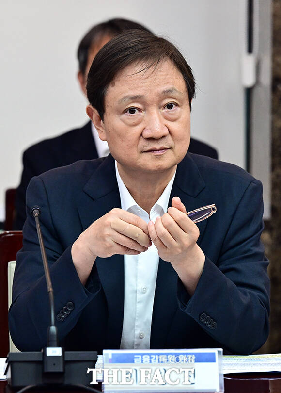 이찬진 금융감독원장이 지난 6월 29일 오후 서울 종로구 정부서울청사에서 열린 금융소비자보호 정책평가위 출범회의에 참석하고 있다. /임영무 기자