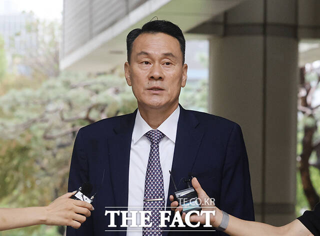 12·3 비상계엄 당시 군의 국회 투입을 방조하고 '2차 계엄'을 모의한 혐의 등으로 기소된 김명수 전 합동참모본부 의장이 첫 공판에서 모든 혐의를 부인했다. /남윤호 기자(현장풀)
