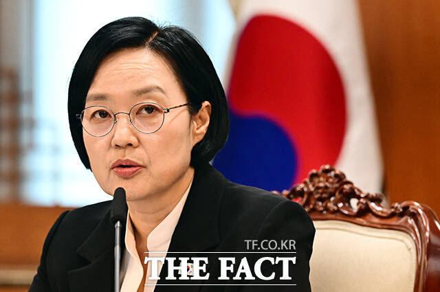 한성숙 국무총리가 1일 오후 서울 종로구 정부서울청사에서 열린 국토공간 대전환 범정부 추진협의회 회의에 참석해 모두발언을 하고 있다. /임영무 기자