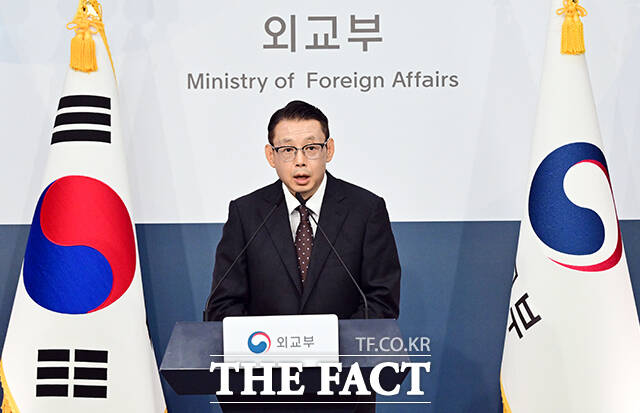 박두순 외교부 대변인이 1일 오후 서울 종로구 외교부 청사에서 현안 관련 정례브리핑을 하고 있다. /임영무 기자