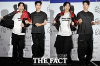  유재필-이짜나, 포토월에서도 '감출 수 없는 장난기' [TF사진관]