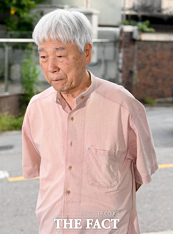미술계 거장 이우환 화백.