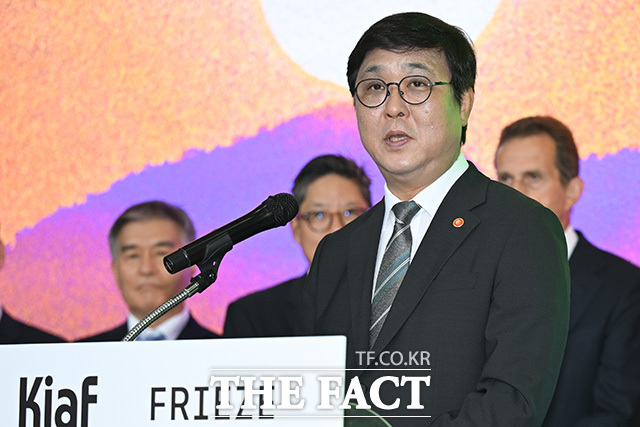 축사를 하는 최휘영 장관.