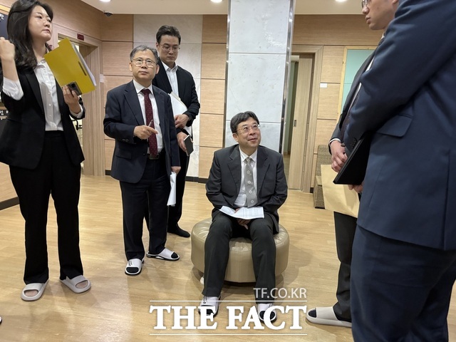 서울중앙지법 형사합의29부(엄기표 부장판사)가 지난 5월15일 오후 인천 강화군에 위치한 장애인 거주시설 색동원에 대한 현장검증을 진행했다. /정예은 기자