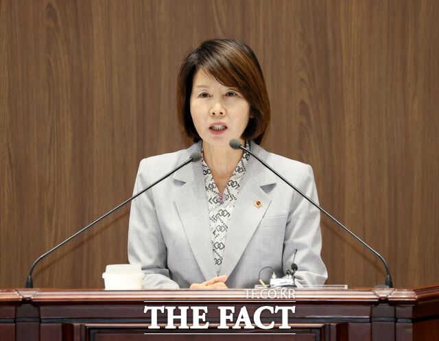 충남도의회 제371회 임시회 제2차 본회의에서 민병희 의원이 도정·교육행정질문을 진행하고 있다. /충남도의회