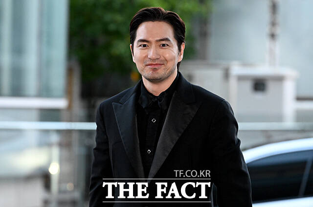 'CJ나이트' 참석하는 배우 이진욱.