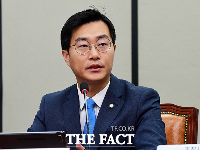 2일 경찰에 따르면 서울경찰청 반부패수사대는 지난달 29일 장경태 무소속 의원을 불러 고소인 조사를 진행했다. 장 의원이 자신을 성추행 혐의로 고소한 여성 비서관을 무고 혐의로 맞고소한 지 10개월여 만이다. /배정한 기자