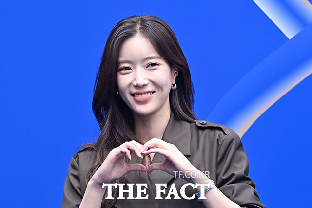 배우 임수향이 2일 오전 서울 중구 동대문디자인플라자(DDP)에서 열린 2027 S/S 서울패션위크 라이 포토월에 참석하고 있다. /서예원 기자