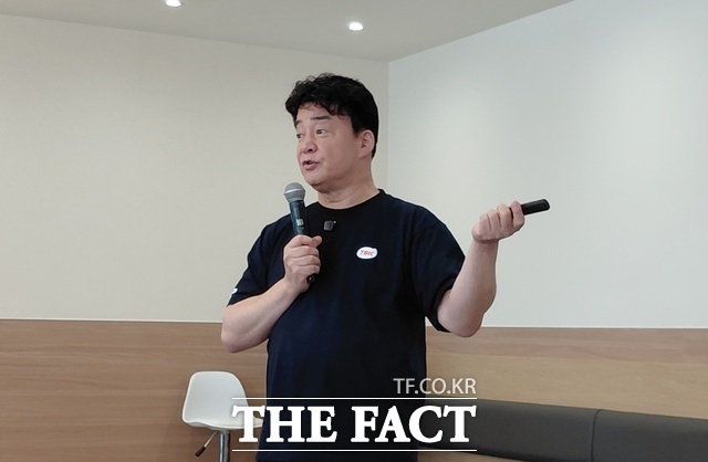 더본코리아가 예산시장 프로젝트를 통해 지역경제 선순환 구조를 만들어 인구 소멸 위기를 극복하겠다고 하지만, 일각에서는 정주 인프라 없이 관광객 유입만으로 가능할지 회의적인 시각도 나온다. /예산=손원태 기자