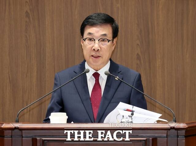 박기영 충남도의회 의원(공주2·국민의힘)이 2일 충남도의회 본회의장에서 열린 제371회 임시회 제2차 본회의 도정질문에서 계룡산 관광개발의 실행계획 마련을 촉구하고 있다. /충남도의회