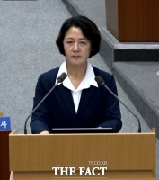 추미애 첫 도정질의부터 '재정' 격돌…