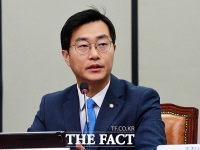  경찰, '성추행 의혹' 무고 맞고소 장경태 조사