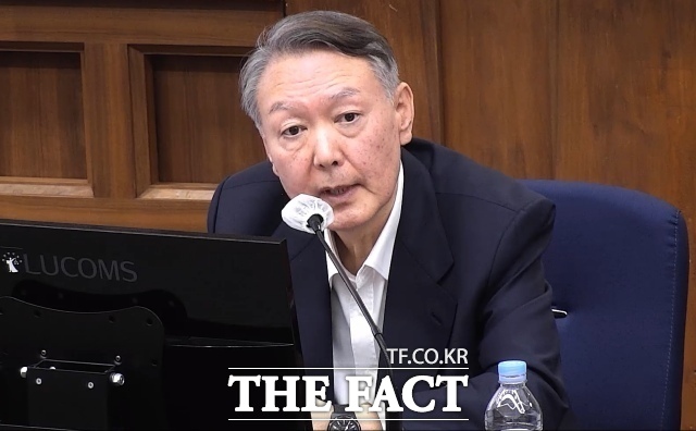 신원식 전 국가안보실장이 윤석열 전 대통령이 지난 2024년 3월 삼청동 안가 만찬에서 '비상조치'가 필요하다는 취지로 말했다고 재차 증언했다./서울중앙지법