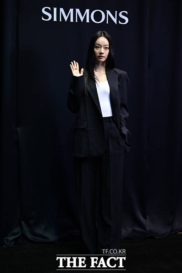 인사하는 혜리.