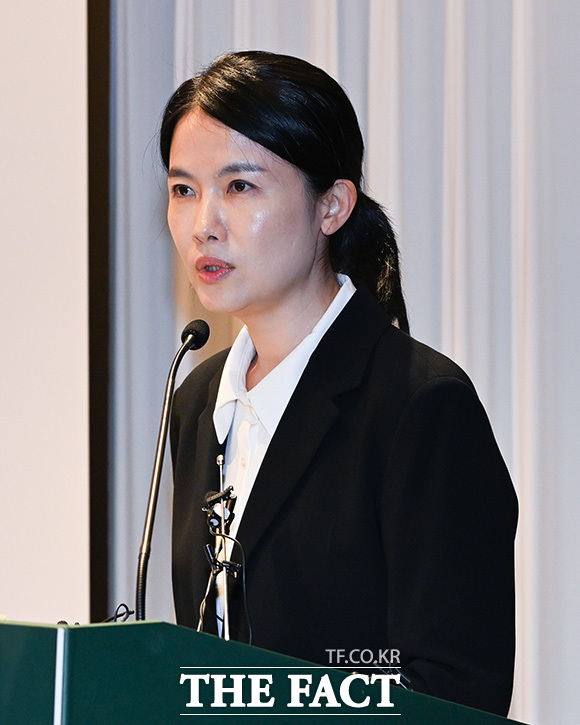 최주희 대표이사가 정보 유출 사태에 대해 사과하고 있다.