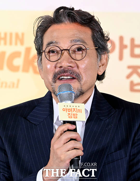 배우 정진영이 3일 오후 롯데시네마 월드타워에서 진행된 숏드라마 '아버지의 집밥'의 언론시사회 및 기자간담회에 참석해 