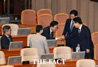  조정식 국회의장과 인사하는 김민석 대표 [포토]
