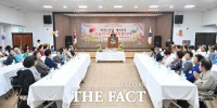  군위 어르신들 '흥부자'…춤추고 노래하며 孝로 하나됐다