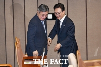  대화 나누는 윤호중-김민석 [포토]
