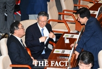  장관 퇴임하고 미소 되찾은 정성호 의원 [포토]