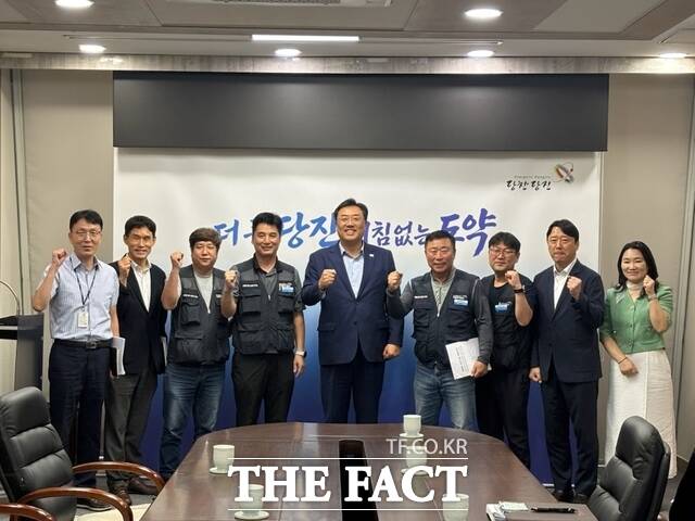 당진시는 2일 당진시청에서 화물연대 관계자들과 면담을 진행했다. /당진시