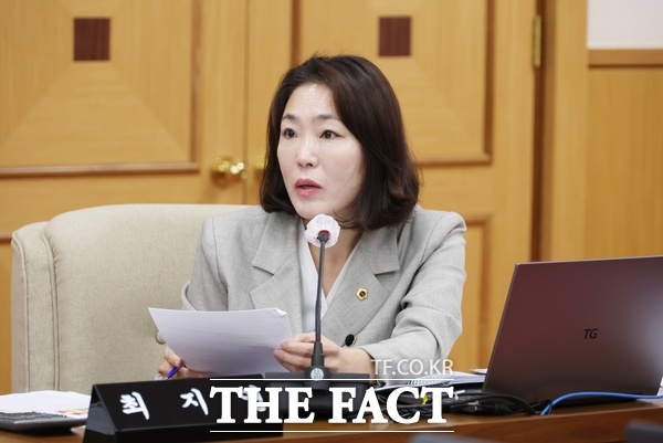 최지연 대전시의원이 지난 3일 열린 대전시의회 제299회 제1차 정례회 교육위원회 회의에서 발언하고 있는 모습. /정예준 기자