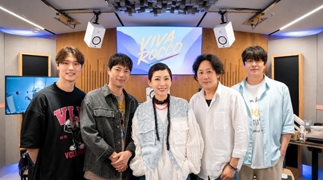 가수 목비가 오랜 시간 무대와 녹음실을 지켜온 베테랑 뮤지션들과 함께 밴드 VIVA ROCCO(비바로코)​를 결성하고 제2의 음악 인생에 본격적인 시동을 건다. /비바로코코