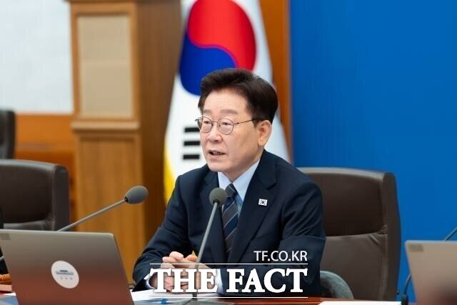 이재명 대통령은 지난달 30일 신임 성평등가족부 장관 후보자로 용혜인 기본소득당 의원을 지명하는 등 6명의 장관을 교체하는 중폭 개각을 단행했다. 사진은 이 대통령이 지난 1일 청와대에서 국무회의를 주재하는 모습. /청와대
