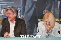  '카리스마는 잠시 안녕'…최민식 '웃음만발' [TF사진관]