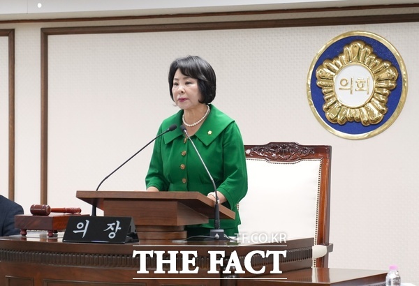윤원옥 대전시 중구의회 의장이 7일 제275회 제1차 정례회에서 개회를 선언하고 있다. /대전 중구의회