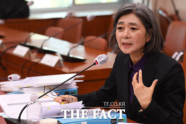윤석열 정부 당시 이재명 대표 체제의 더불어민주당은 윤석열 전 대통령의 내각 인사를 '참사'라며 강하게 비판했지만, 이재명 정부의 집권 초 내각 인선도 적잖은 논란을 낳으면서 청와대 '인사 검증 시스템'에 대한 우려는 커지고 있다. 사진은 윤석열 정부에서 지명된 김행 여성가족부 장관 후보자가 2023년 10월 5일 국회에서 열린 인사청문회에서 의원질의에 답하고 있는 모습. 당시 김행 후보자는 '주식 파킹 의혹' 등이 불거지며 청문회 문턱을 넘지 못했다. /남용희 기자