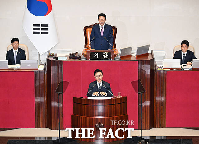김민석 더불어민주당 대표가 7일 오전 서울 여의도 국회에서 열린 본회의에 참석해 교섭단체 대표연설을 하고 있다. /국회=배정한 기자