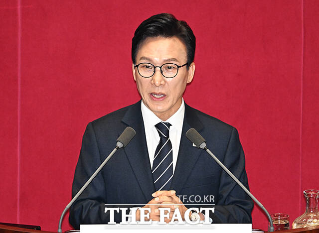 김민석 더불어민주당 대표가 7일 오전 서울 여의도 국회에서 열린 본회의에 참석해 교섭단체 대표연설을 하고 있다. /국회=배정한 기자
