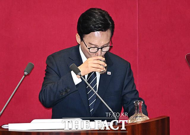 김민석 더불어민주당 대표가 7일 오전 서울 여의도 국회에서 열린 본회의에 참석해 교섭단체 대표연설을 하고 있다. /국회=배정한 기자