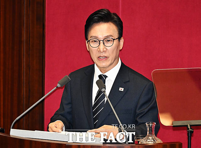 김민석 더불어민주당 대표가 7일 오전 서울 여의도 국회에서 열린 본회의에 참석해 교섭단체 대표연설을 하고 있다. /국회=배정한 기자