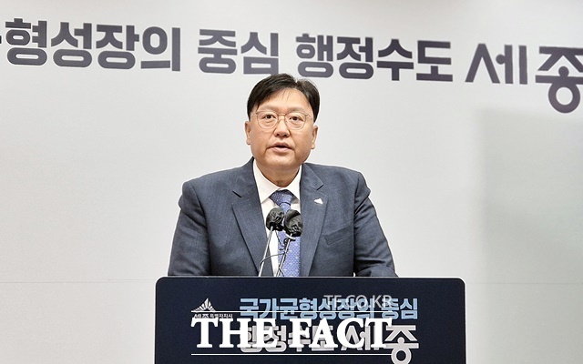 조상호 세종시장이 7일 시청 정음실에서 정례 기자회견을 열고 있다. /김형중 기자