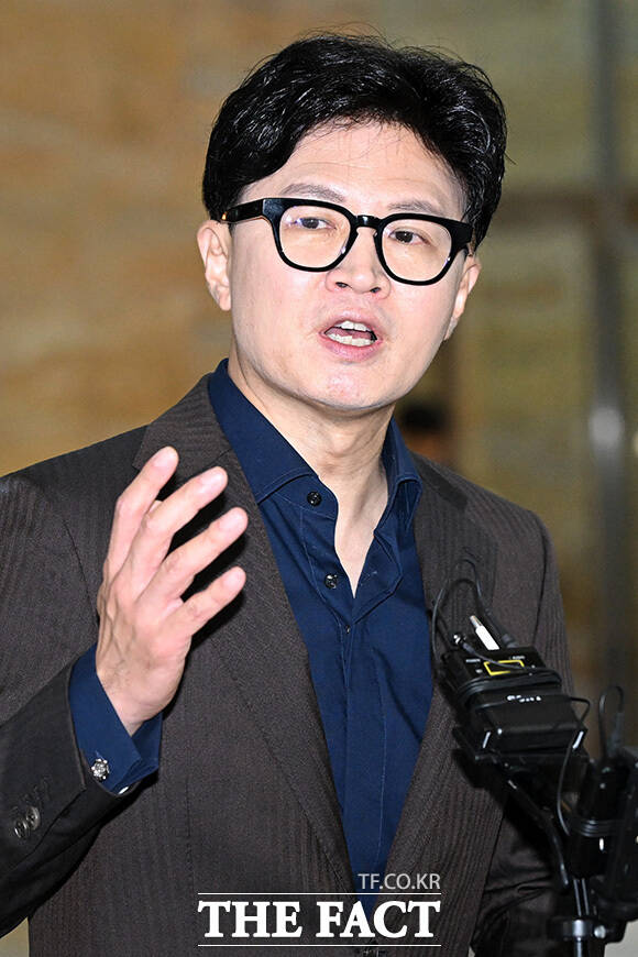김승원 법무부 장관 후보자의 '임상 시험 청탁' 의혹을 제기한 한동훈 의원이 이와 관련해 입장을 밝히고 있다.