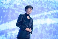  [강일홍의 오늘연예] 임영웅, 9만 5000명 홀린 스타디움 콘서트…'건행' 완성(리뷰)