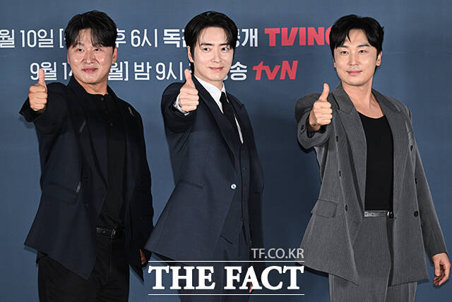 배우 오대환과 이준혁, 서현우(왼쪽부터)가 티빙 새 오리지널 시리즈 '로또 1등도 출근합니다'에서 브로맨스 케미를 보여줄 예정이다. /김성렬 기자