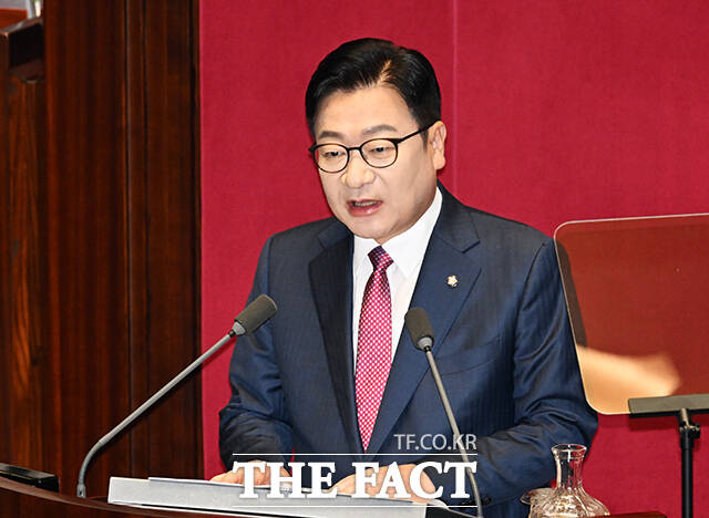 정점식 국민의힘 원내대표가 8일 오전 서울 여의도 국회에서 열린 본회의에 참석해 교섭단체 대표연설을 하고 있다. /국회=배정한 기자