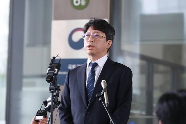 이재명 대통령이 지난 30일 홍지선 현 국토교통부 2차관을 국토부 장관 후보자로 지명했다. 홍 후보자는 2차관으로 재직하며 도로·철도·항공 등 교통정책을 총괄해왔다. /국토교통부