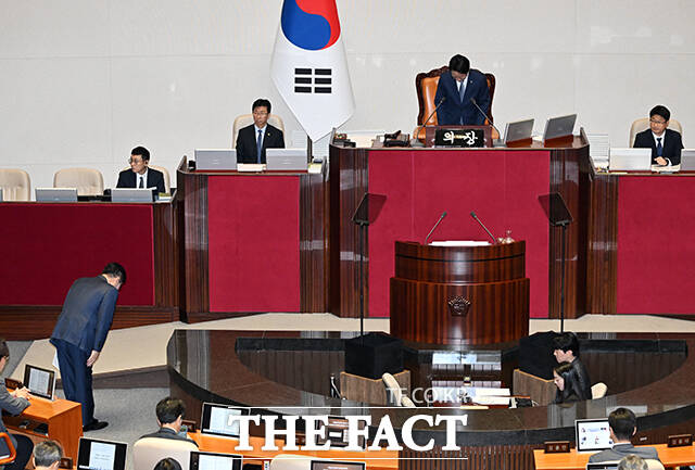 정점식 국민의힘 원내대표가 8일 오전 서울 여의도 국회에서 열린 본회의에 참석해 교섭단체 대표연설을 하고 있다. /국회=배정한 기자
